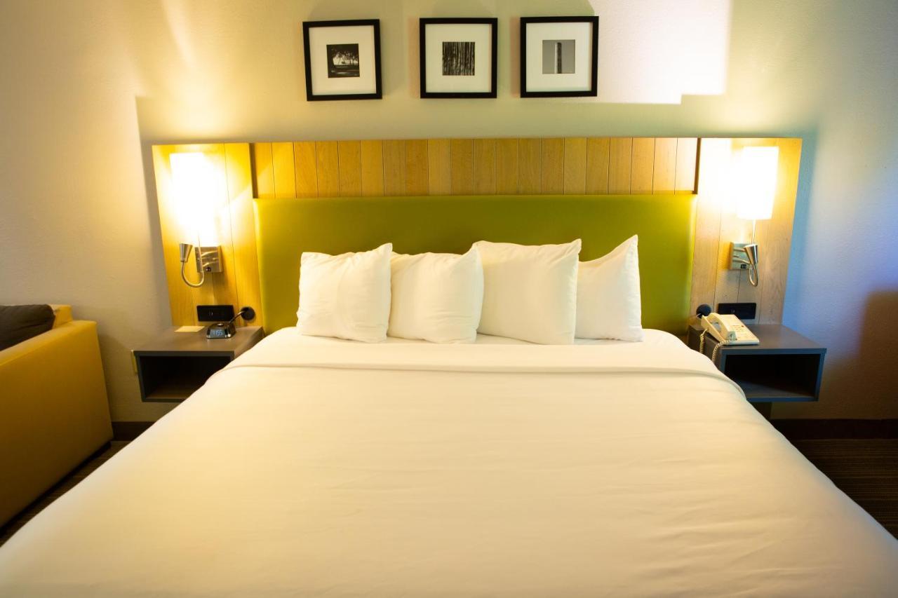 Country Inn & Suites By Radisson, Burlington Elon , Nc Εξωτερικό φωτογραφία